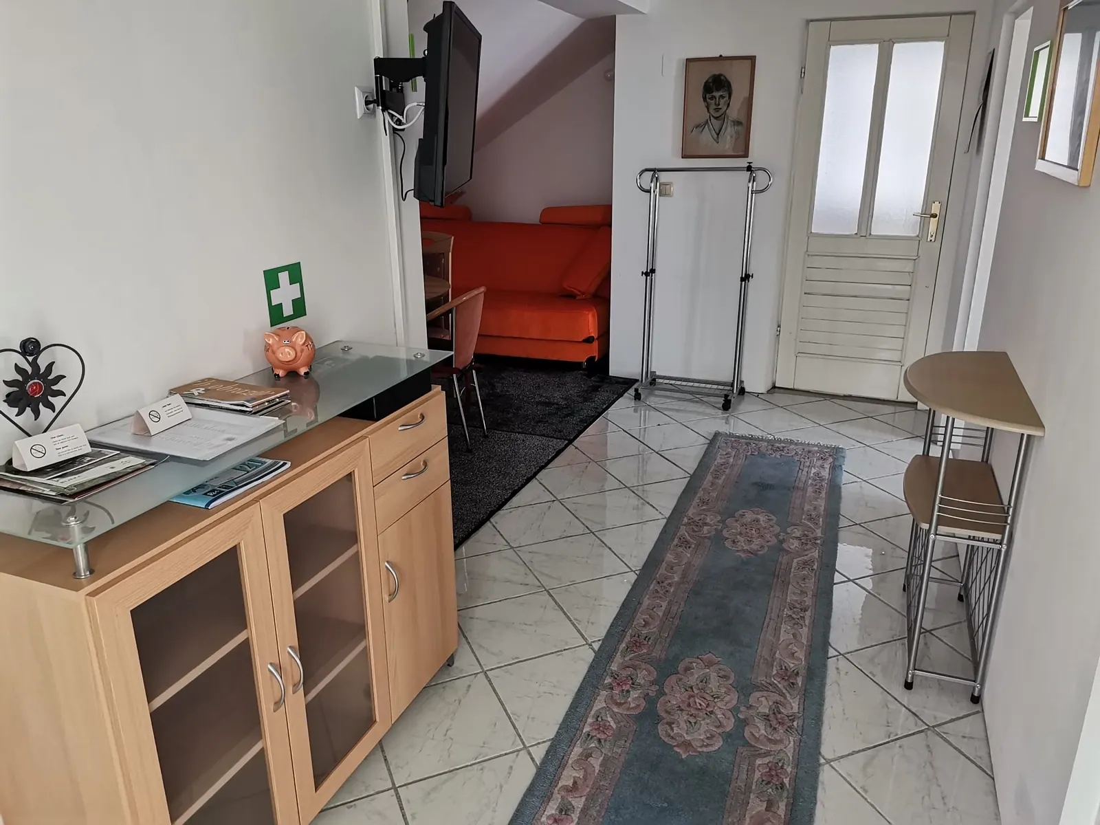Separater Eingang und kleiner Wohnbereich